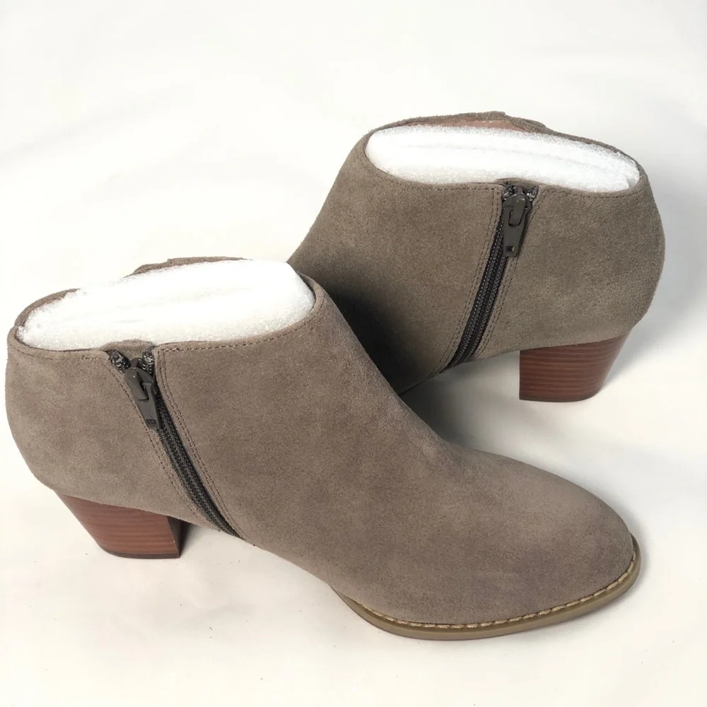 Vionic Women’s Faros Gray Fringed Ankle Boots with Stud Detail 6 New Wit…